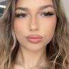 Laura, junge Frau von 20 Jahren Bild