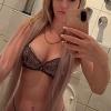 Tina, heiße blonde Frau. Bild
