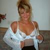 Reife und tabulose Blondine treibt es gerne in der freien Natur - Sexangebot Mature ab 40